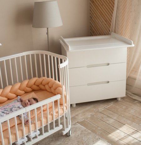 Кроватка детская с комодом и пеленальным
